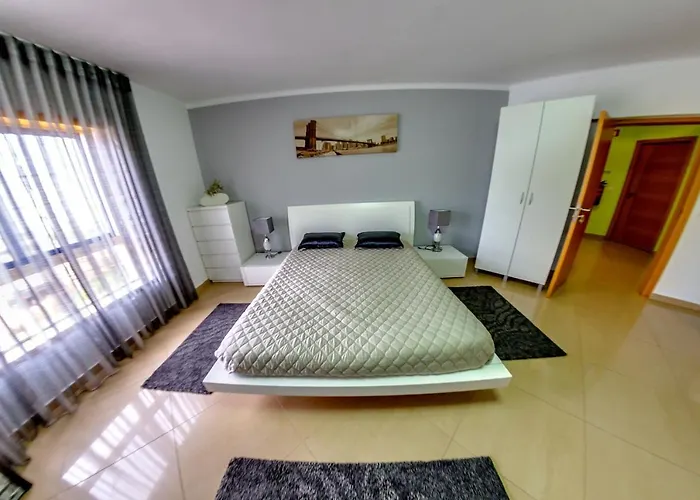 7 Saias - Centro Pensión 3*