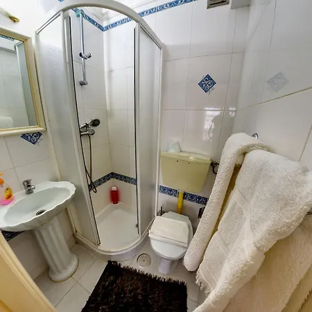 7 Saias - Centro 3* Nazaré